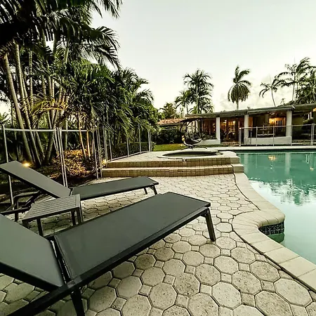 Marilyn Monroe Waterfront Holiday House In Miami!